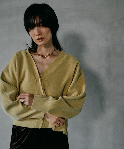 LEPSIM（レプシィム）の「12ゲージモールVカーディガン　600549（カーディガン/ボレロ・レディース・イエロー系その他/ブルー/ブラック/キャメル/レッド・FREE）」の4枚目の写真