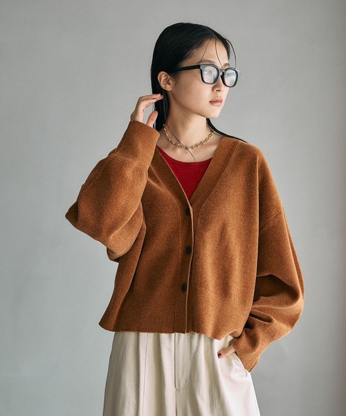 LEPSIM（レプシィム）の「12ゲージモールVカーディガン　600549（カーディガン/ボレロ・レディース・イエロー系その他/ブルー/ブラック/キャメル/レッド・FREE）」の16枚目の写真