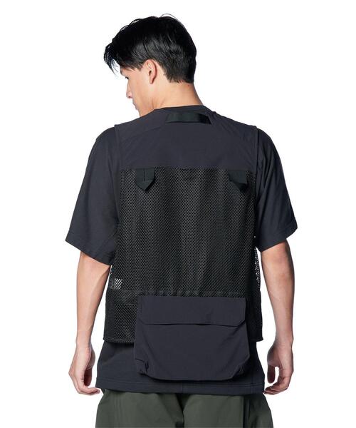 UNDER ARMOUR(アンダーアーマー)の「UAアーバン アウトドア ベスト(ライフスタイル/メンズ)(ベスト・メンズ・ブラック・M/2XL/XS/L/S/XL)」の2枚目の写真