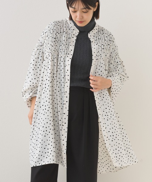 OMNES(オムネス)の「ポプリンフロントシャーリング プルオーバー チュニック 長袖シャツブラウス(シャツ/ブラウス・レディース・ブルー/ブラック/ライトベージュ/マルチ/ホワイト/ホワイト系その他・FREE)」の3枚目の写真