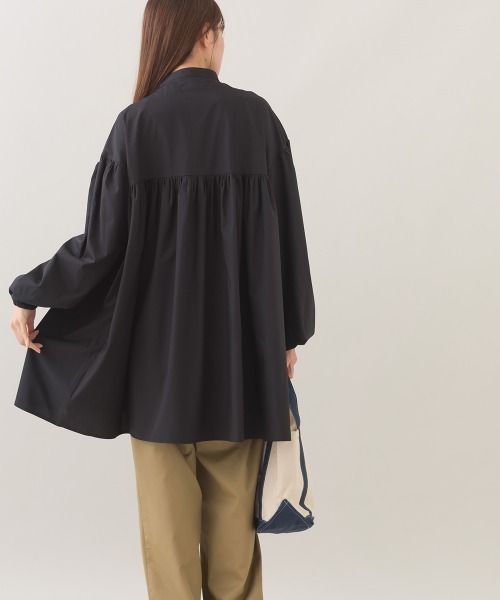 OMNES(オムネス)の「ポプリンフロントシャーリング プルオーバー チュニック 長袖シャツブラウス(シャツ/ブラウス・レディース・ブルー/ブラック/ライトベージュ/マルチ/ホワイト/ホワイト系その他・FREE)」の17枚目の写真