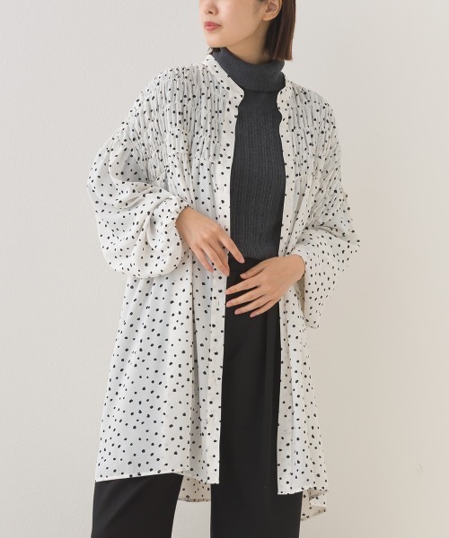 OMNES(オムネス)の「ポプリンフロントシャーリング プルオーバー チュニック 長袖シャツブラウス(シャツ/ブラウス・レディース・ブルー/ブラック/ライトベージュ/マルチ/ホワイト/ホワイト系その他・FREE)」の10枚目の写真