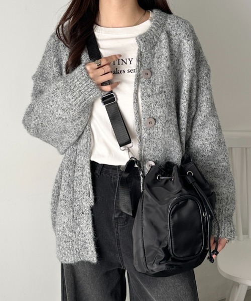 wears(ウェアーズ)の「2WAY 外ポケット付き巾着ショルダーバッグ(ハンドバッグ・レディース・ブラック/アイボリー/カーキ/ベージュ/グレー・FREE)」の3枚目の写真