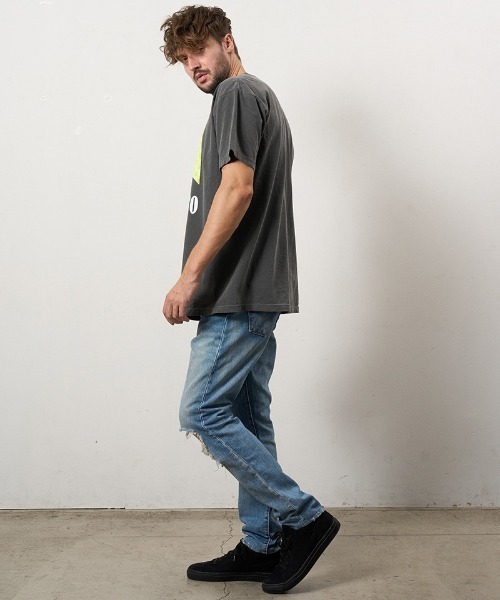 STUD MUFFIN（スタッドマフィン）の「mt10074-7oz ピグメントウォッシュドコットン天竺 MARBEROフォームプリント SSシャツ Tシャツ(614-02873)（Tシャツ/カットソー・メンズ・ライトグレー/ホワイト/チャコールグレー・2/3/4）」の5枚目の写真