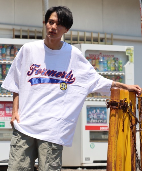 Bling Leads（ブリングリーズ）の「【RES】【Bling leads】ワッペンオーバーサイズTシャツ（Tシャツ/カットソー・レディース・ホワイト系1/ホワイト系2/ダークグリーン/ブルー系2/スミクロ/グレイッシュブルー/ブルー系1・LARGE/MEDIUM）」の3枚目の写真