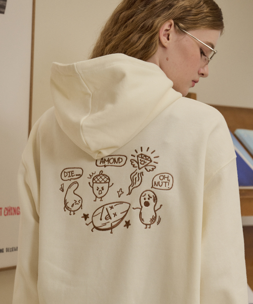 ダイヤモンド刺繍フードパーカークリーム