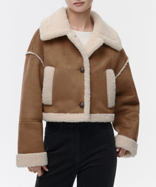 MUSINSA STANDARD WOMAN（ムシンサスタンダードウーマン）の「ウィメンズ シンセティックスエード シアリング クロップジャケット [キャメル]（ムートンコート・レディース・その他・SMALL/MEDIUM）」の2枚目の写真