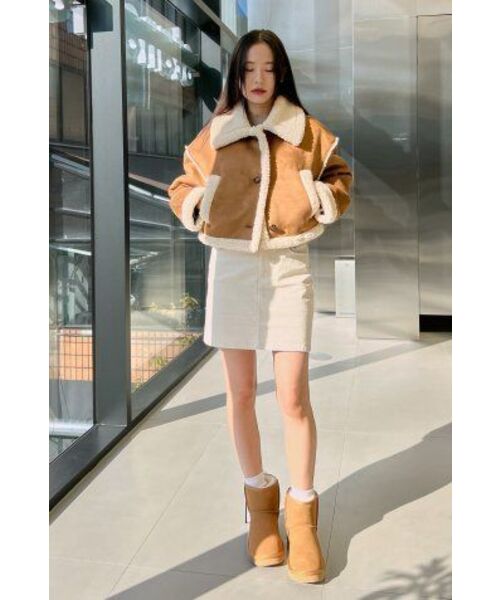 MUSINSA STANDARD WOMAN（ムシンサスタンダードウーマン）の「ウィメンズ シンセティックスエード シアリング クロップジャケット [キャメル]（ムートンコート・レディース・その他・SMALL/MEDIUM）」の14枚目の写真