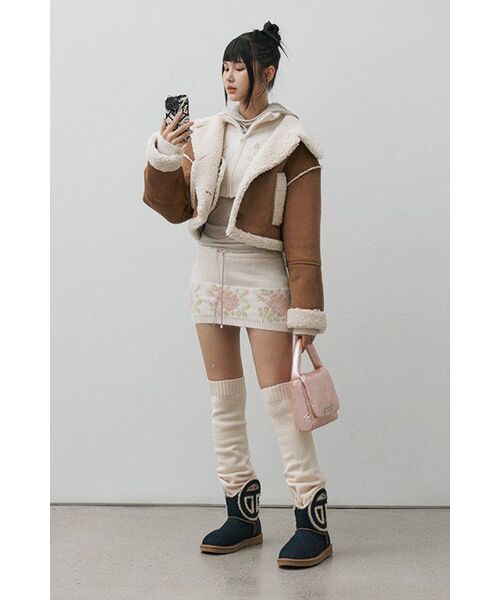 MUSINSA STANDARD WOMAN（ムシンサスタンダードウーマン）の「ウィメンズ シンセティックスエード シアリング クロップジャケット [キャメル]（ムートンコート・レディース・その他・SMALL/MEDIUM）」の15枚目の写真