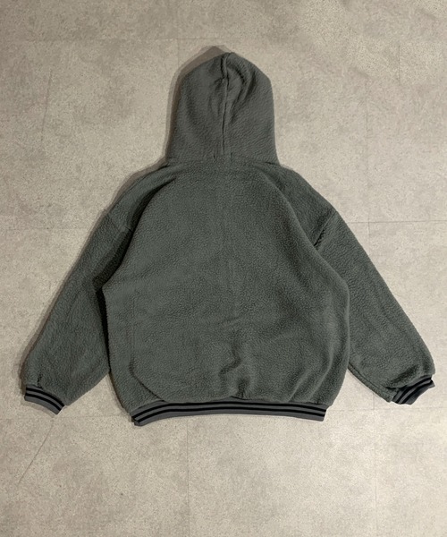 link lot（リンクロット）の「ボアフリース裾ラインロゴフードブルゾン（パーカー・メンズ・グレー/ホワイト/ネイビー・M）」の16枚目の写真