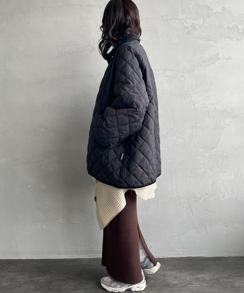 GYMPHLEX（ジムフレックス）の「[Gymphlex/ジムフレックス] キルトダウンパフスリーブミドルコート（ダウンジャケット/コート・レディース・オリーブ/ブラック・14）」の10枚目の写真