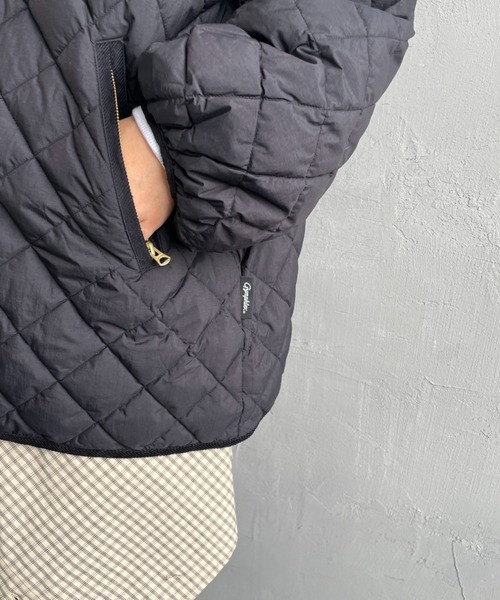 GYMPHLEX（ジムフレックス）の「[Gymphlex/ジムフレックス] キルトダウンパフスリーブミドルコート（ダウンジャケット/コート・レディース・オリーブ/ブラック・14）」の16枚目の写真