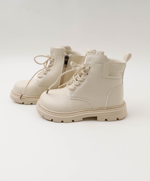 URBAN CHERRY（アーバンチェリー）の「レースアップカラーショートブーツ（ブーツ・キッズ・ホワイト・19.0cm/19.5cm/21.0cm/22.0cm/22.5cm）」の15枚目の写真