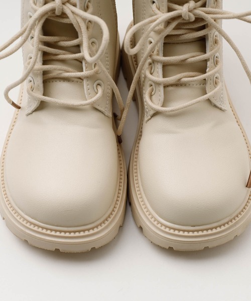 URBAN CHERRY（アーバンチェリー）の「レースアップカラーショートブーツ（ブーツ・キッズ・ホワイト・19.0cm/19.5cm/21.0cm/22.0cm/22.5cm）」の9枚目の写真