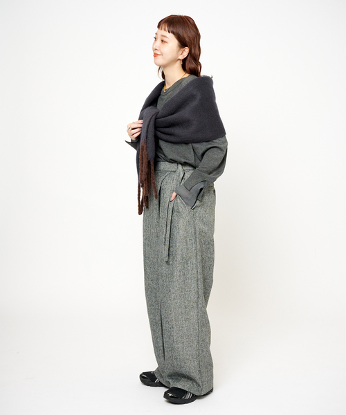 B.C STOCK（ベーセーストック）の「手洗い可 / ブークレマフラー（マフラー・レディース・チャコールグレー/ネイビー/イエロー/ホワイト/グリーン/レッド・FREE）」の11枚目の写真