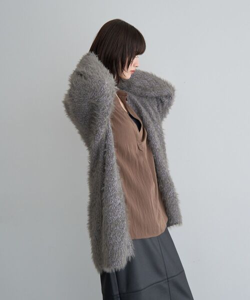 YECCA VECCA(イェッカヴェッカ)の「【尾崎紗代子×YECCA VECCA】ブークレフェザーニットカーディガン(カーディガン/ボレロ・レディース・レッド/チャコールグレー/サックスブルー/ブルーグリーン・FREE)」の5枚目の写真