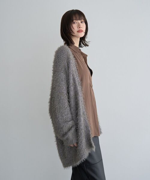 YECCA VECCA(イェッカヴェッカ)の「【尾崎紗代子×YECCA VECCA】ブークレフェザーニットカーディガン(カーディガン/ボレロ・レディース・レッド/チャコールグレー/サックスブルー/ブルーグリーン・FREE)」の2枚目の写真
