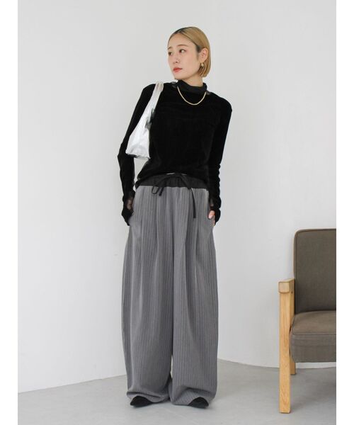 Ungrid（アングリッド）の「ウエストデザインラインパンツ（その他パンツ・レディース・ベージュ/チャコールグレー・SMALL/MEDIUM）」の11枚目の写真