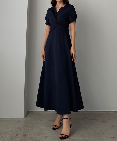 Louere（ルエレ）の「ツイストデザインフレアワンピース（ワンピース・レディース・ブラック/ネイビー/チャコール・SMALL/MEDIUM/LARGE/X-LARGE）」の17枚目の写真