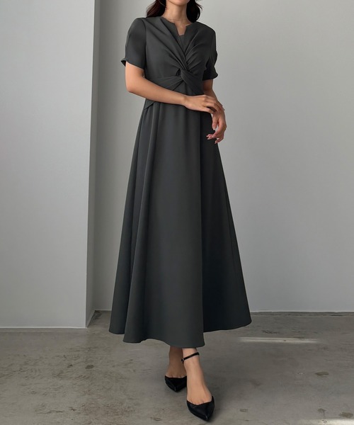 Louere（ルエレ）の「ツイストデザインフレアワンピース（ワンピース・レディース・ブラック/ネイビー/チャコール・SMALL/MEDIUM/LARGE/X-LARGE）」の4枚目の写真