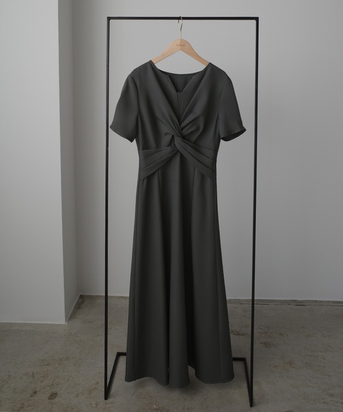 Louere（ルエレ）の「ツイストデザインフレアワンピース（ワンピース・レディース・ブラック/ネイビー/チャコール・SMALL/MEDIUM/LARGE/X-LARGE）」の7枚目の写真