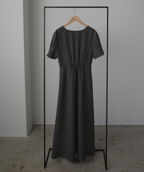 Louere（ルエレ）の「ツイストデザインフレアワンピース（ワンピース・レディース・ブラック/ネイビー/チャコール・SMALL/MEDIUM/LARGE/X-LARGE）」の8枚目の写真