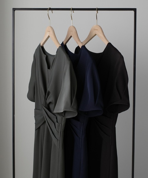 Louere（ルエレ）の「ツイストデザインフレアワンピース（ワンピース・レディース・ブラック/ネイビー/チャコール・SMALL/MEDIUM/LARGE/X-LARGE）」の9枚目の写真