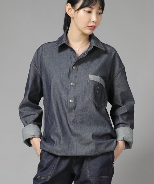 SAINTCREW(セントクルー)の「リンクルポケットアノラックシャツ WPA-413 デニムライトインディゴ(シャツ/ブラウス・メンズ・その他・MEDIUM/LARGE/X-LARGE)」の2枚目の写真