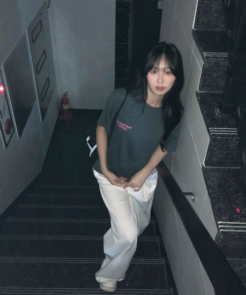 mydeepbluememories(マイディープブルーメモリーズ)の「Mm Symbol Logo T-Shirts (CHARCOAL / PINK)(Tシャツ/カットソー・レディース・チャコール・SMALL/MEDIUM/LARGE)」の5枚目の写真