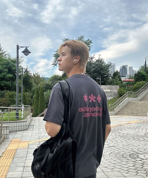 mydeepbluememories(マイディープブルーメモリーズ)の「Mm Symbol Logo T-Shirts (CHARCOAL / PINK)(Tシャツ/カットソー・レディース・チャコール・SMALL/MEDIUM/LARGE)」の7枚目の写真