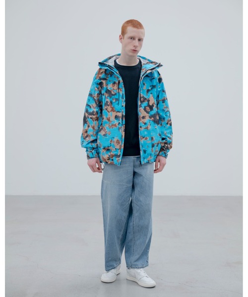 uniform experiment（ユニフォームエクスペリメント）の「CAMOUFLAGE 3LAYER MOUNTAIN JACKET（マウンテンパーカー・メンズ・ブルー/パープル・2/3/1/4/5）」の4枚目の写真