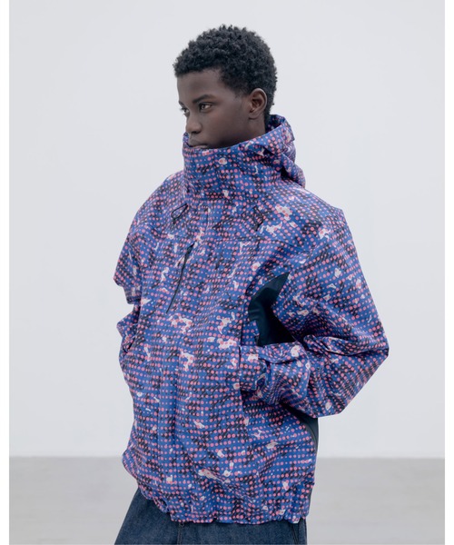 uniform experiment（ユニフォームエクスペリメント）の「CAMOUFLAGE 3LAYER MOUNTAIN JACKET（マウンテンパーカー・メンズ・ブルー/パープル・2/3/1/4/5）」の5枚目の写真