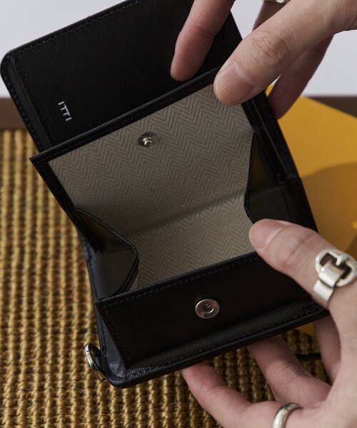 ITTI（イッチ）の「【ITTI】CRISTY WIND COMPACT WLT（財布・メンズ・ブラック/ダークグレー・FREE）」の8枚目の写真