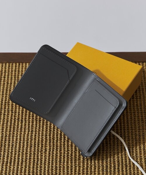 ITTI（イッチ）の「【ITTI】CRISTY WIND COMPACT WLT（財布・メンズ・ブラック/ダークグレー・FREE）」の10枚目の写真