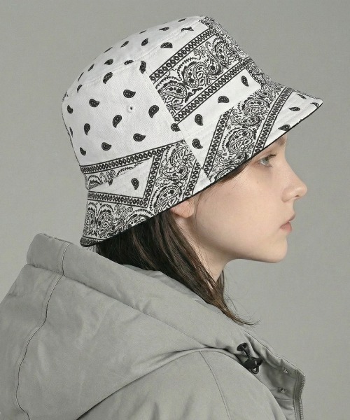 VIBGYOR（ヴィブジョー）の「【IZU】 ペイズリーバンダナバケットハット（ハット・メンズ・ブラック/ホワイト・FREE）」の8枚目の写真