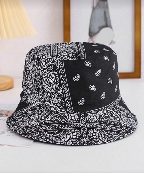 VIBGYOR（ヴィブジョー）の「【IZU】 ペイズリーバンダナバケットハット（ハット・メンズ・ブラック/ホワイト・FREE）」の3枚目の写真