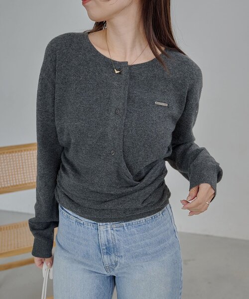 CAPRICIEUX LE'MAGE（カプリシューレマージュ）の「カーディガン風アシメニット（ニット/セーター・レディース・ベージュ/オフホワイト/チャコールグレー・FREE）」の11枚目の写真