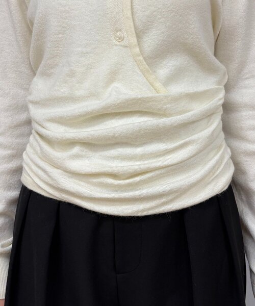 CAPRICIEUX LE'MAGE（カプリシューレマージュ）の「カーディガン風アシメニット（ニット/セーター・レディース・ベージュ/オフホワイト/チャコールグレー・FREE）」の17枚目の写真