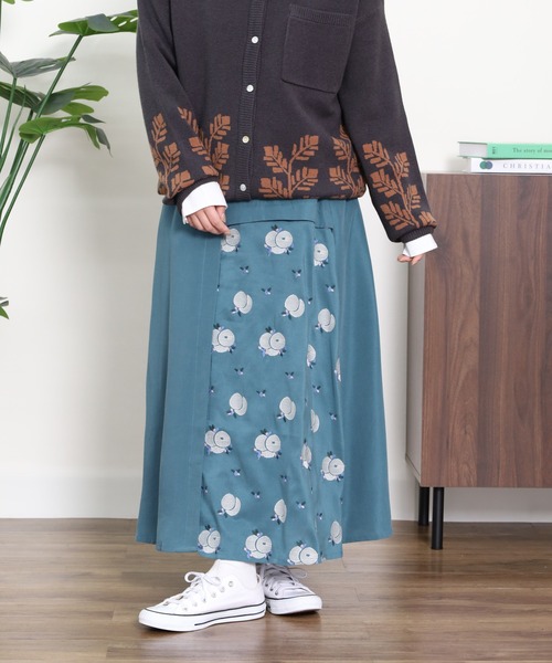 Emago(イマゴ)の「EMAGO フルーツ刺繍スカート(スカート・レディース・スミクロ/ブルー/グレー・FREE)」の14枚目の写真