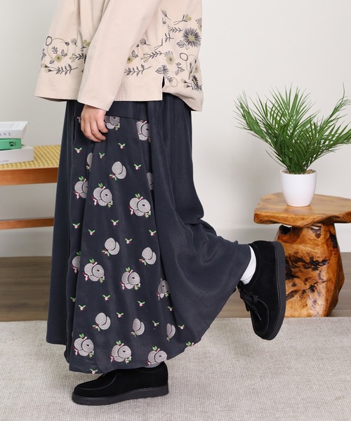 Emago(イマゴ)の「EMAGO フルーツ刺繍スカート(スカート・レディース・スミクロ/ブルー/グレー・FREE)」の11枚目の写真