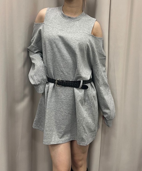 Nu（ニュー）の「【Nu】ベルト付き肩開きワンピース（ワンピース・レディース・ブラック/グレー・MEDIUM）」の2枚目の写真