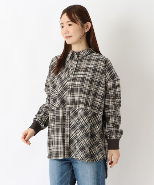 one'sterrace(ワンズテラス)の「コットンツイル チェック柄チュニックシャツ(シャツ/ブラウス・レディース・グレー系その他7/ベージュ系8/ネイビー系5・02)」の2枚目の写真