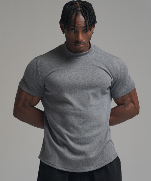 PHERMENON(フェルメノン)の「マッスルフィットモックネック半袖Tシャツ - グレー(Tシャツ/カットソー・メンズ・その他・1/2/3)」の2枚目の写真