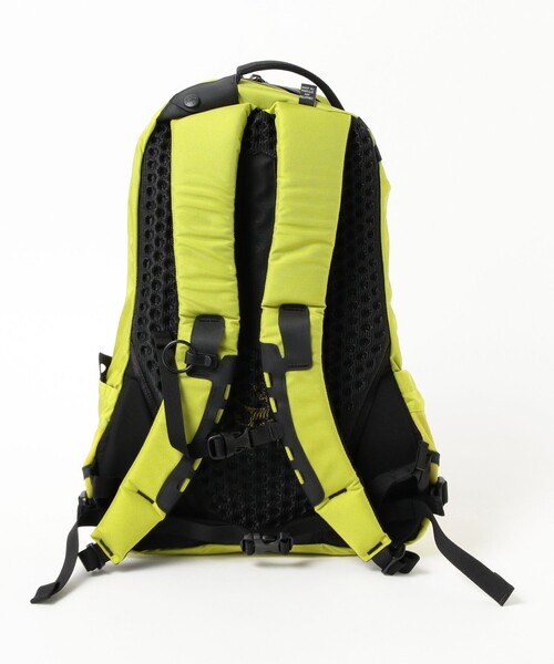ARC'TERYX（アークテリクス）の「ARC’TERYX / Arro 16 Backpack（バックパック/リュック・メンズ・グリーン系その他3/グリーン系その他5・ONE SIZE）」の4枚目の写真