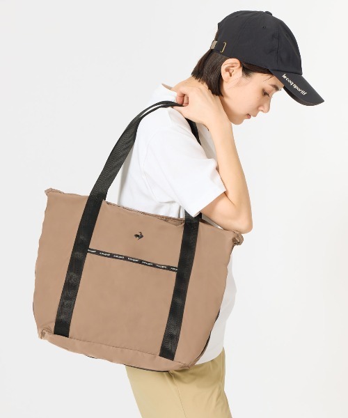 le coq sportif(ルコックスポルティフ)の「トートバッグ(はっ水)(トートバッグ・メンズ・ベージュ・F)」の12枚目の写真
