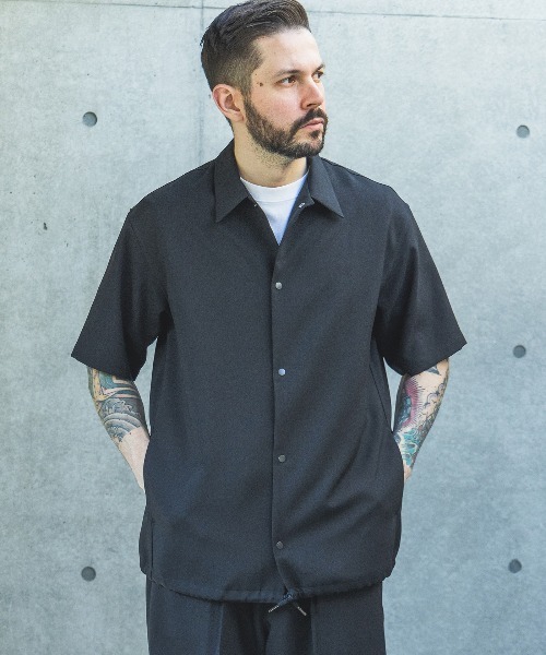 MR.OLIVE(ミスターオリーブ)の「TROPICAL POPLIN / SHORT SLEEVE COACH SHIRT /M261120(シャツ/ブラウス・メンズ・ブラック/ブラウン・SMALL/MEDIUM/LARGE)」の4枚目の写真