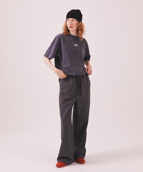 MENASOO(ミナス)の「MNS Pinstripe Wide Brushed Pants_Gray(その他パンツ・レディース・チャコールグレー・F)」の5枚目の写真