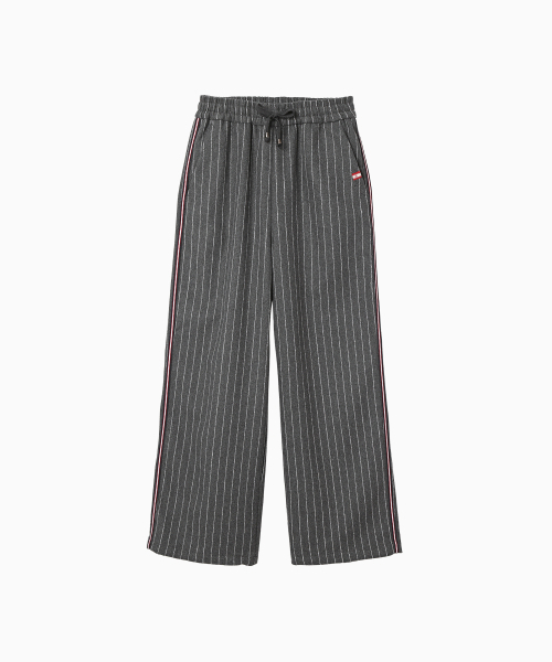 MENASOO(ミナス)の「MNS Pinstripe Wide Brushed Pants_Gray(その他パンツ・レディース・チャコールグレー・F)」の13枚目の写真