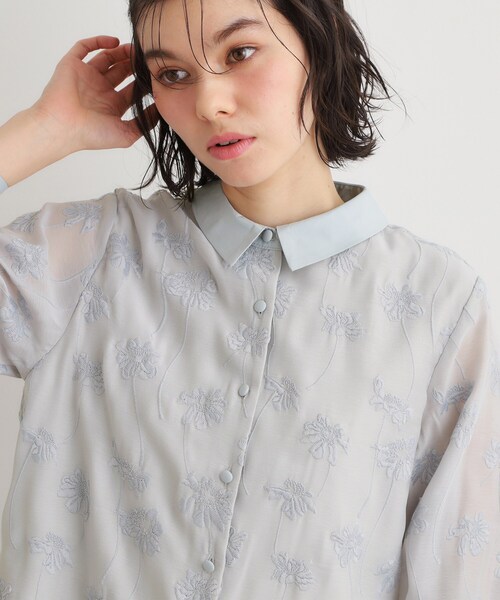 LAURA ASHLEY(ローラアシュレイ)の「【セットアップ可】ランズウィック柄刺繍ブラウス(シャツ/ブラウス・レディース・サックスブルー系/ブラック系・38/40)」の7枚目の写真