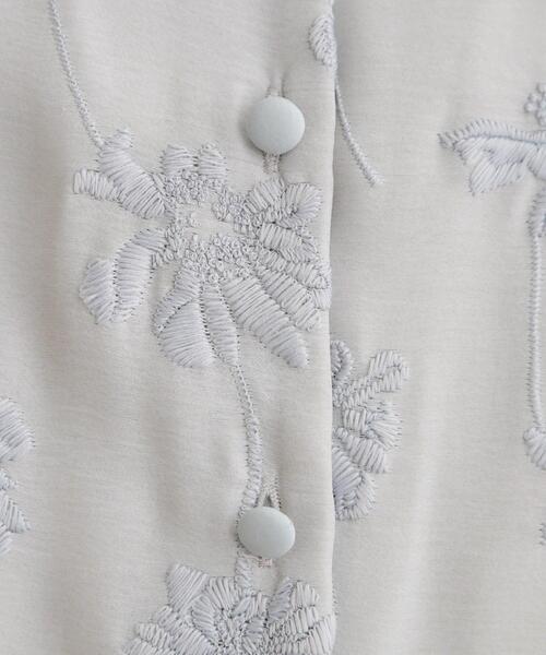 LAURA ASHLEY(ローラアシュレイ)の「【セットアップ可】ランズウィック柄刺繍ブラウス(シャツ/ブラウス・レディース・サックスブルー系/ブラック系・38/40)」の10枚目の写真